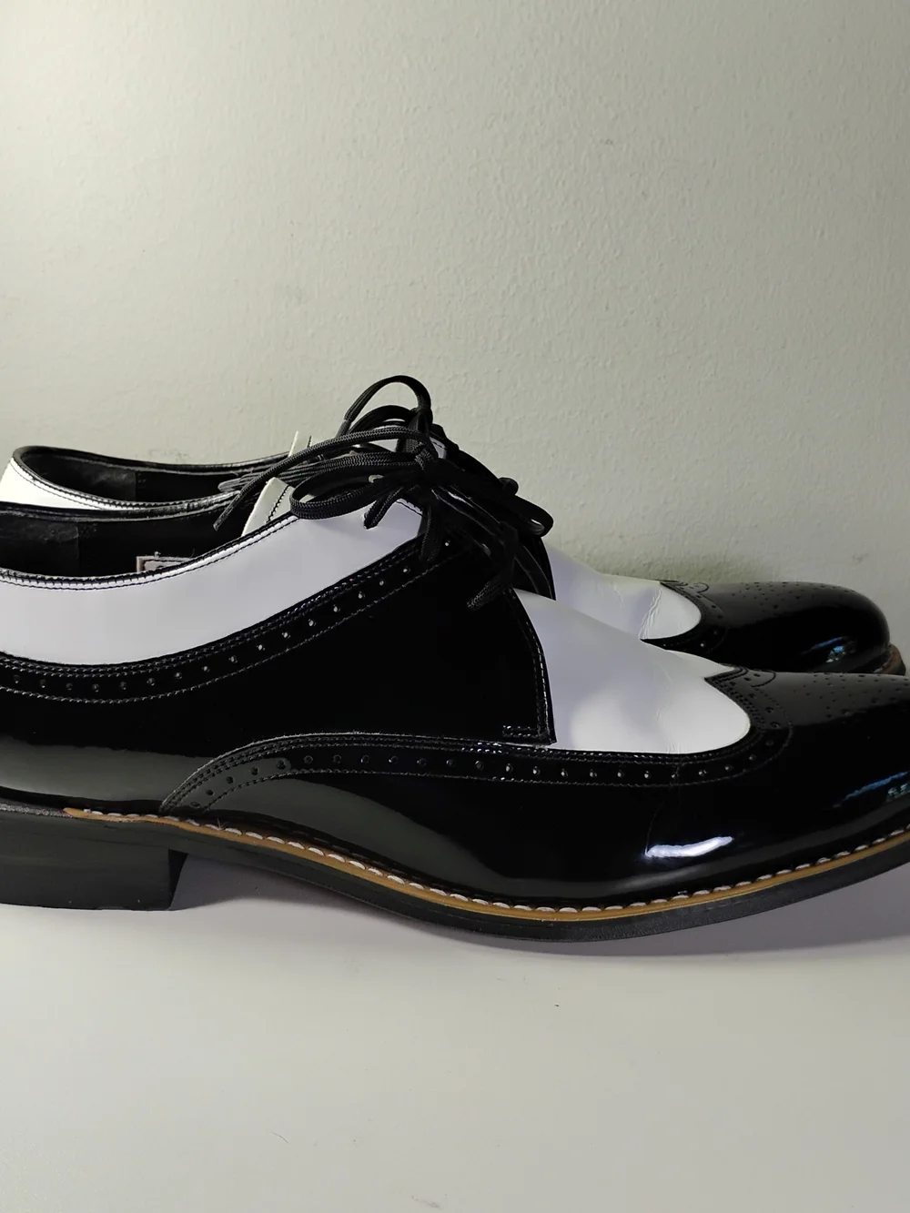 Stacy Adams Men’s Two-Tone Black and White Wingtip Oxfords